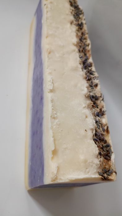 Săpun exfoliant 100% natural cu Lavandă, Sare de Himalaya și violet de