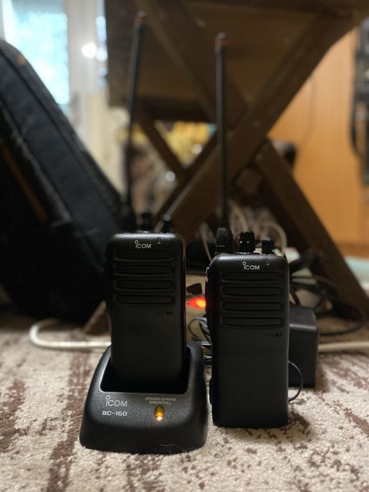 Set Statii Radio Icom IC-F14 (Emisie-receptie / walkie talkie)