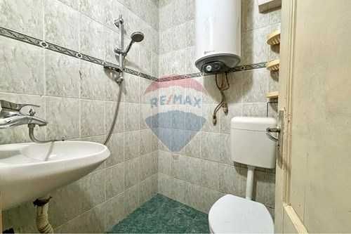 Продава се Тристаен апартамент в Шумен, Пазара - 78 кв.м за 1759 €/кв.м - Снимка #7