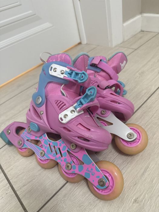 Продам детские ролики на девочку имеется защита размер 28,29,30