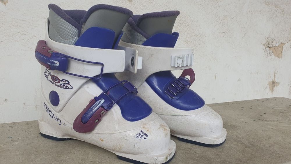 Clăpari copii si alte echipamente de iarnă