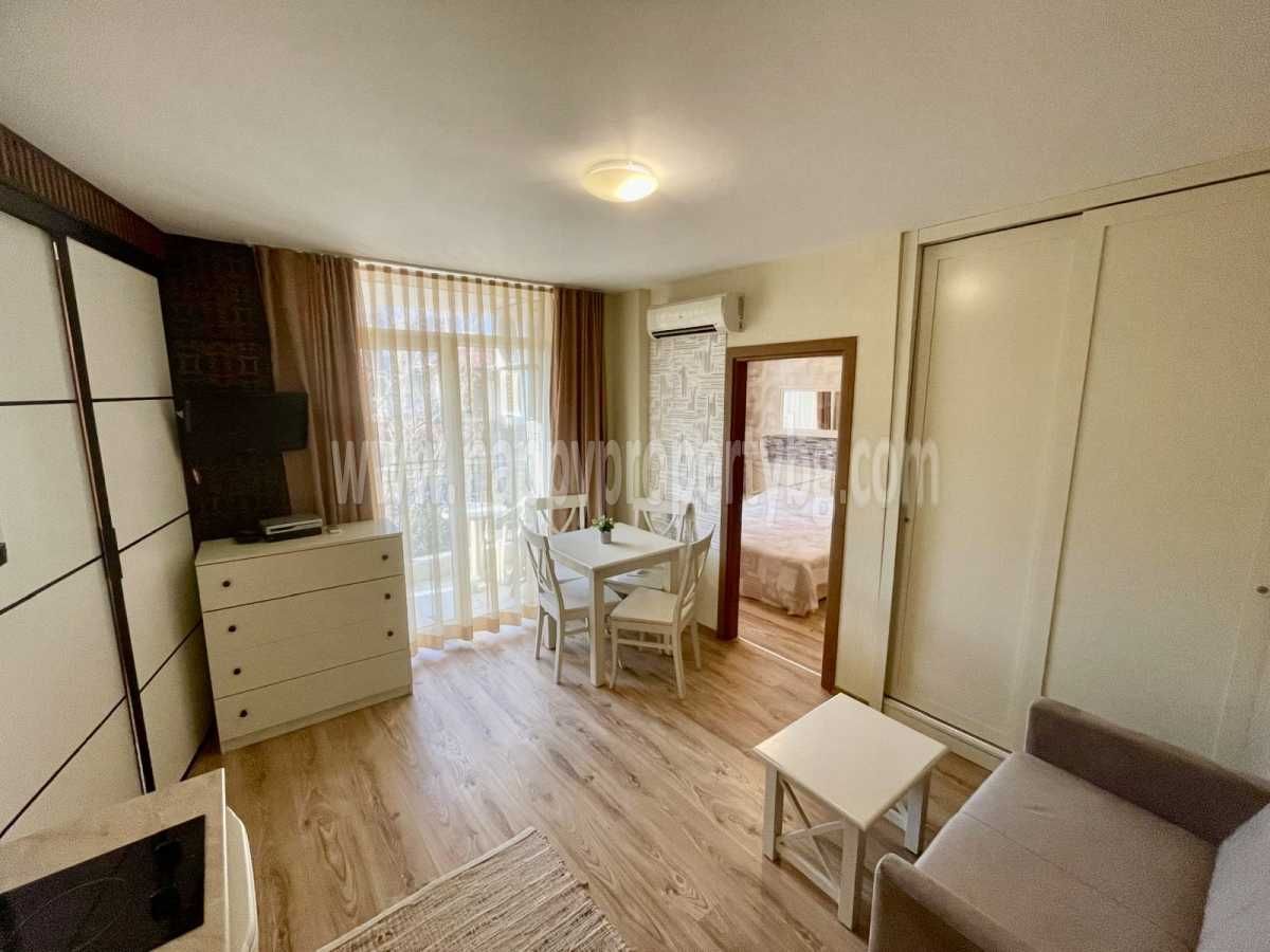 Продава се Тристаен апартамент в к.к. Слънчев бряг - 65 кв.м за 1454 €/кв.м - Снимка #2
