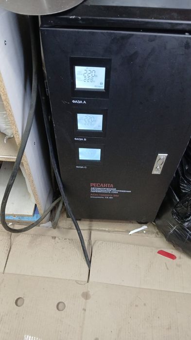 Стобилизатар напряжения 3 фазка, идельном состояний, купил зимой