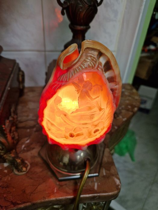 Уникат - Антикварна френска лампа раковина ръчно гравирана