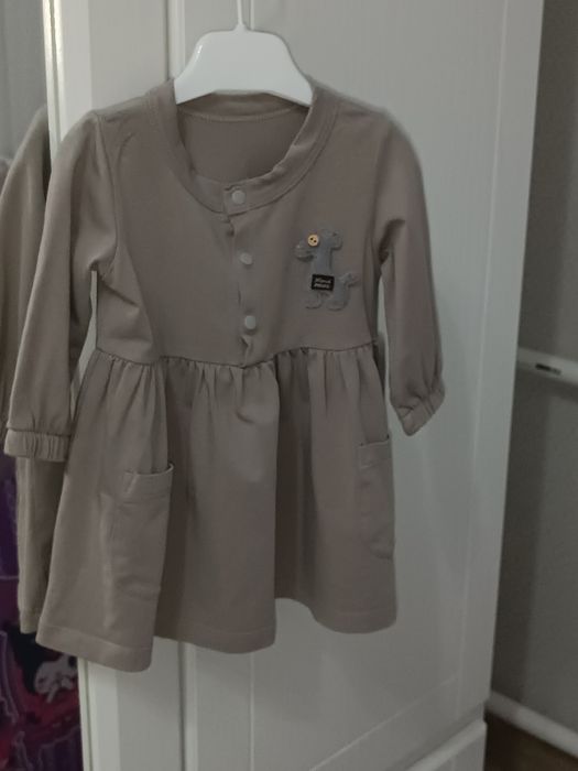 Продам платье на девочку бренда Vauva