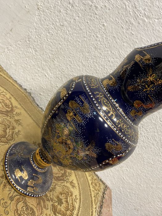 Китайска порцеланова кана изрисувана ръчно с 24 к златни бои