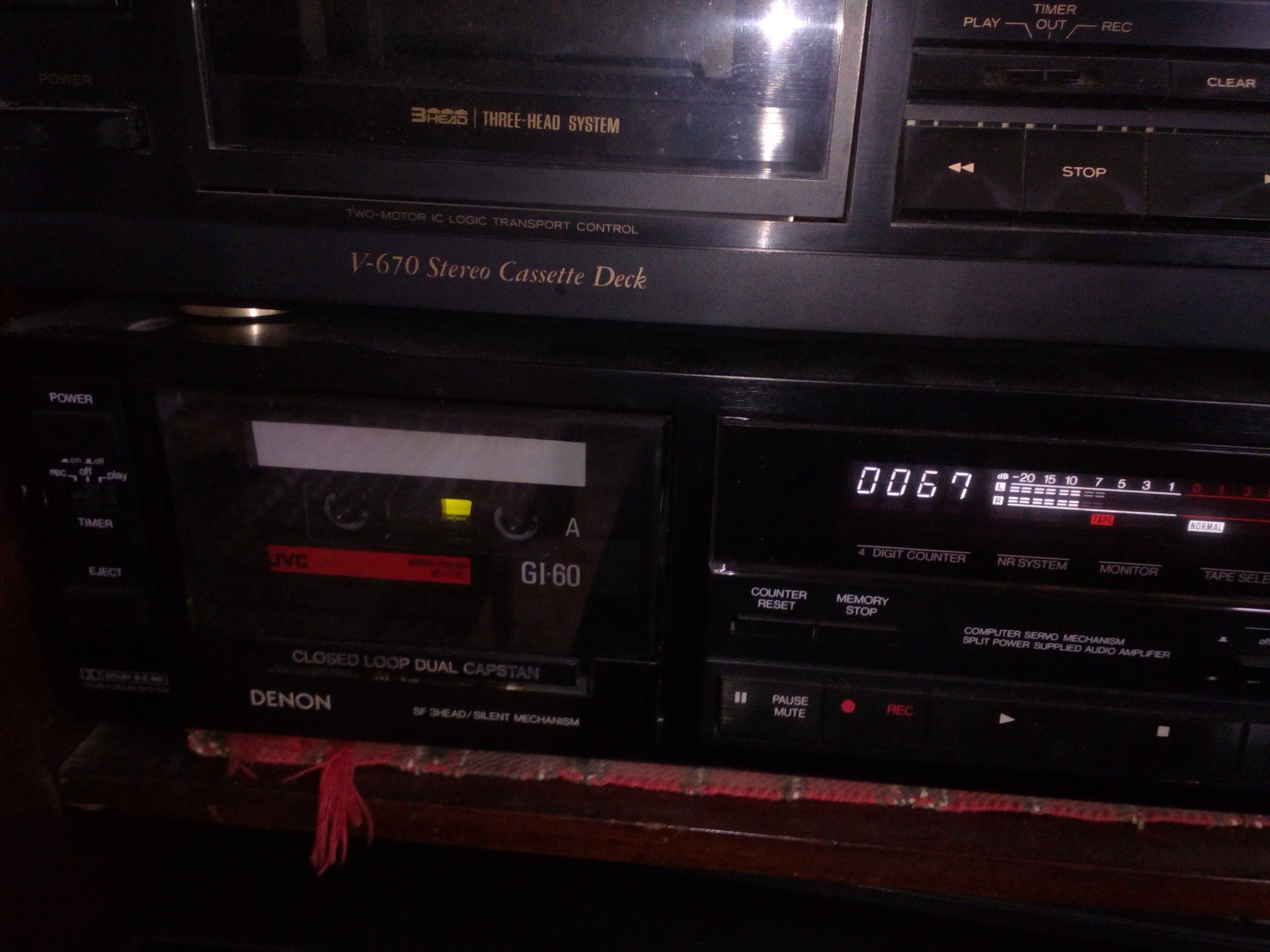 Vînd casetofon deck marca DENON DR-M22