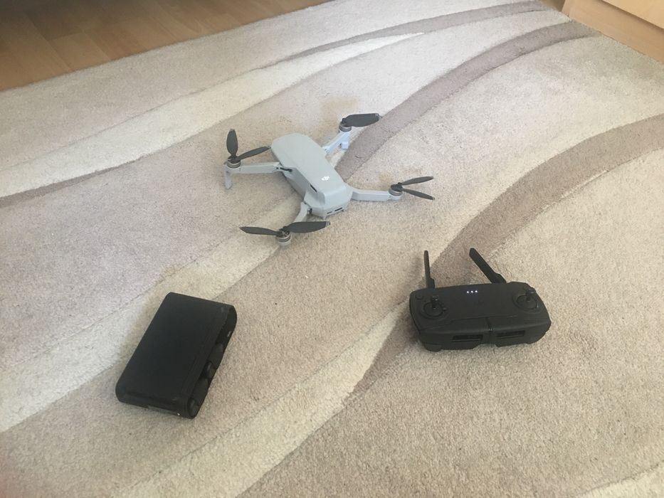 Dronă mini DJI Mavic