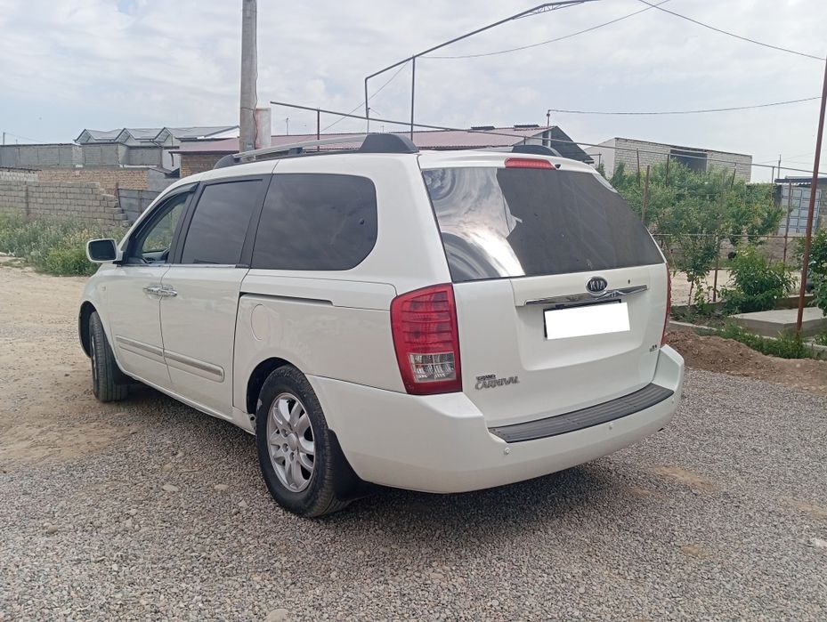 Kia cornaval  3.3 benzin mator