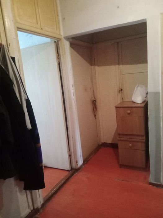 Чирчик шахар 
8-микрораён бобур парк ёнида   
#3-хона 4-этаж 
Кварт