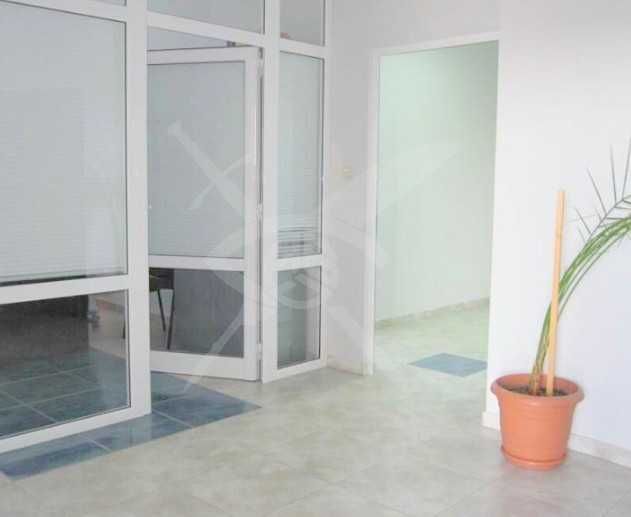 Продава се Офис в Пловдив, Индустриална зона - Север - 735 кв.м за 409 €/кв.м - Снимка #4