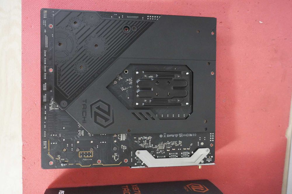 Bundle: AM5 дъно, дънна платка X870E Taichi + Ryzen 9800x3D
