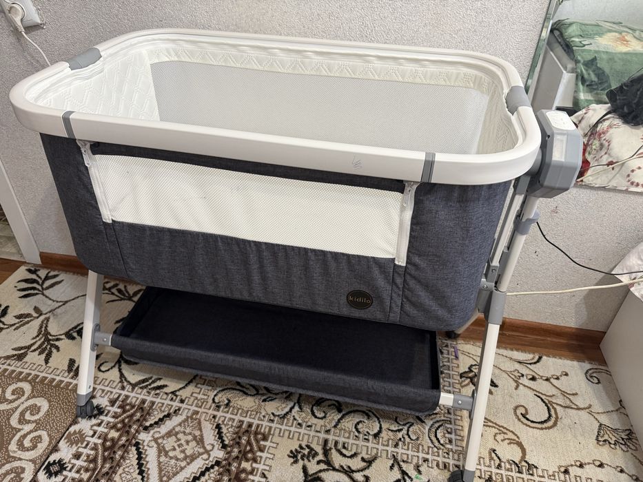 Продам детский манеж кровать