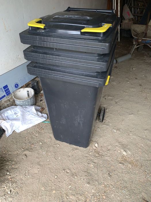 Tomberon / pubelă de gunoi 240 L NOU , culoare negru sau albastru