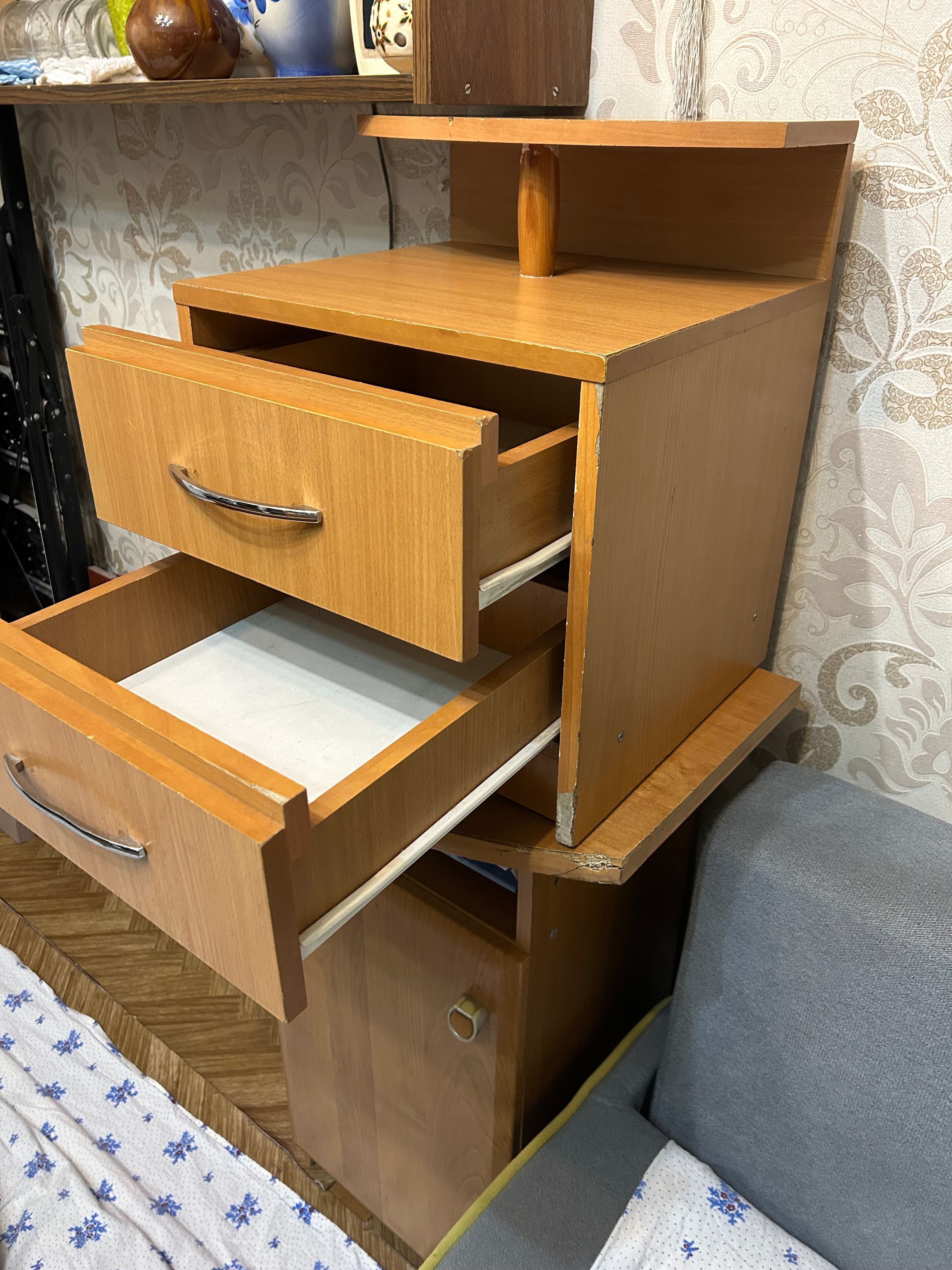 Тумбочка комод в шкаф прихожую спальню