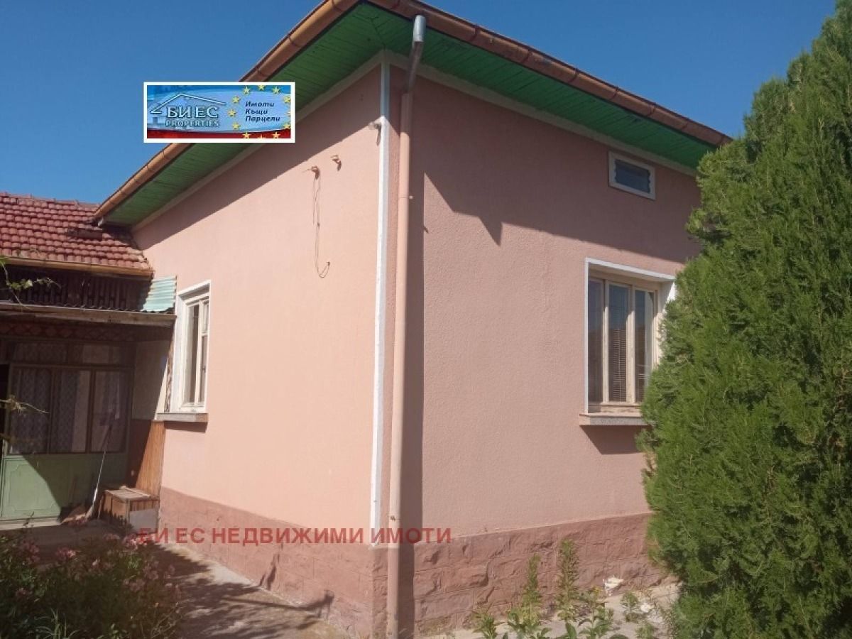 Продажба Къща гр. Луковит - с. Дерманци 115m²