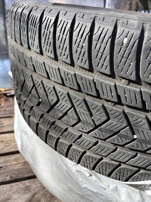 Гуми Pirelli 285/40/21