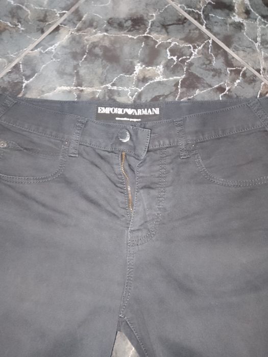 Тъмно сини дънки армани