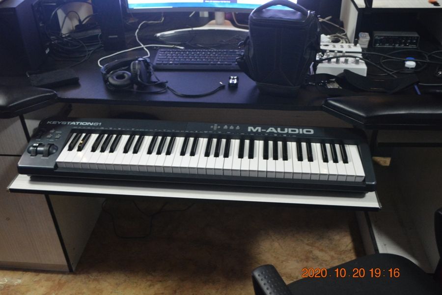 MIDI-клавиатура m-audio keystation 61