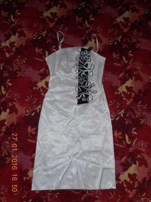 красивое белое платье 44-46 размера