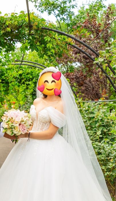 Vând 2 Rochii de Mireasă