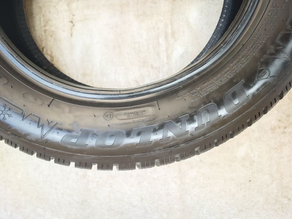 Anvelope 205/60/16 iarna Dunlop An 2023