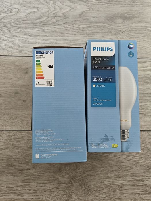 Vand 2 becuri Philips TrueForce Core 18W Led 3000 lumen noi