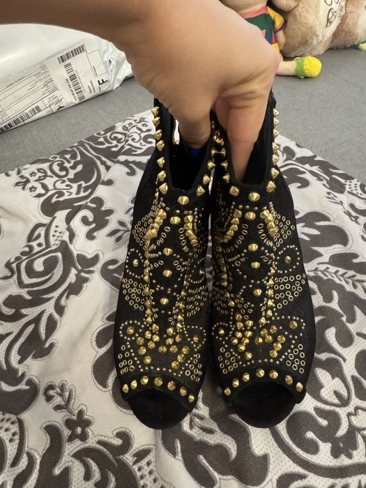 Vand ghete scurte Zara 36 stare f buna