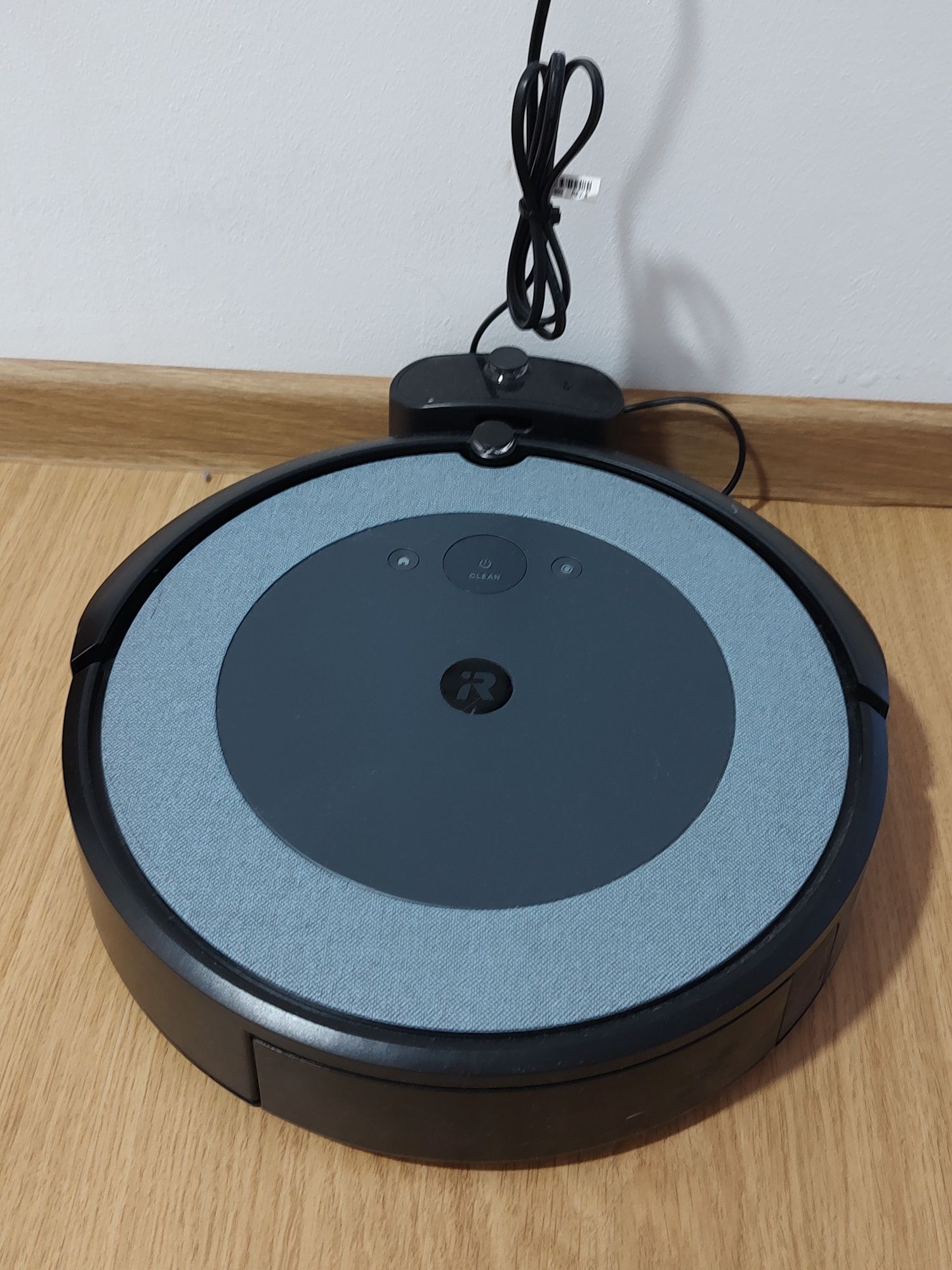 Aspirator robot iRobot Roomba model i3