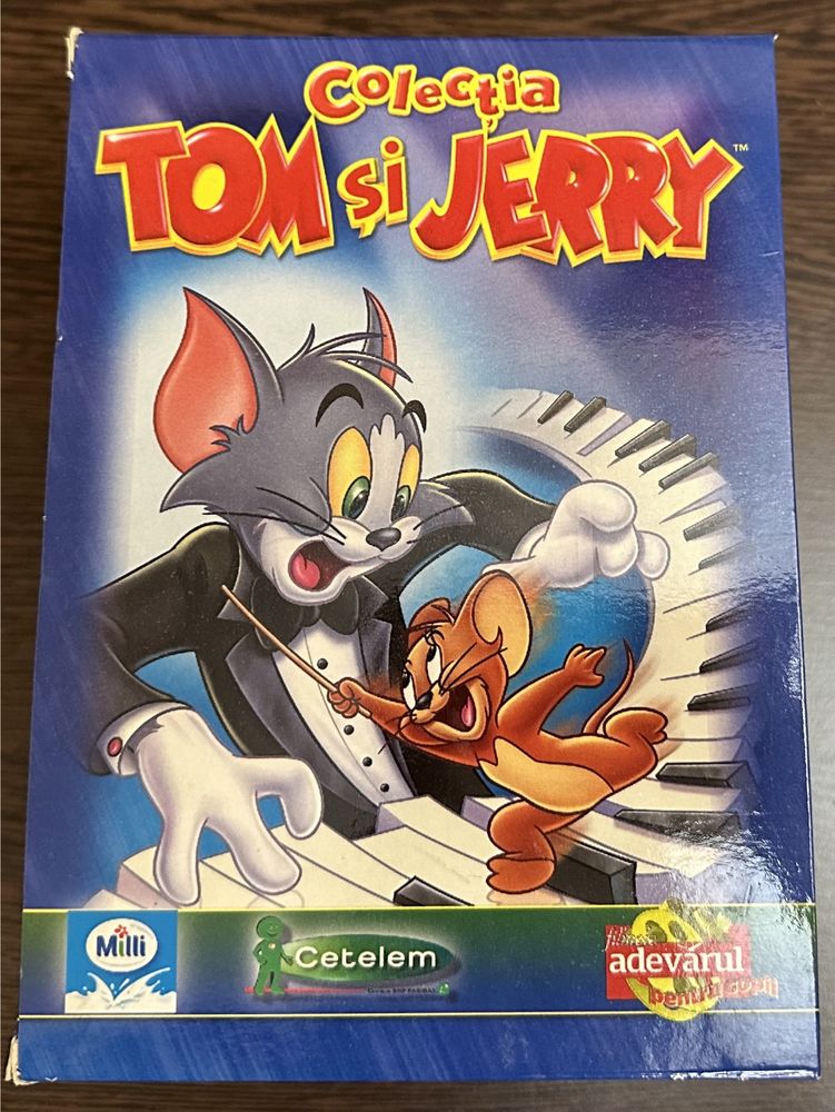 Vând DVD copii Tom și Jerry, serie completa, 8 buc, stare excelenta