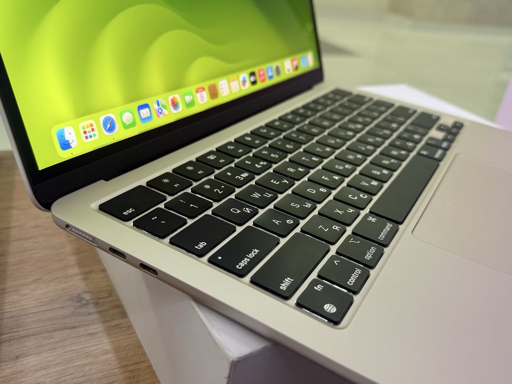 Чип М3 2024/MacBook Air 13 M3 2024 EAC/8GB RAM/SSD256GB/макбук Аир 13