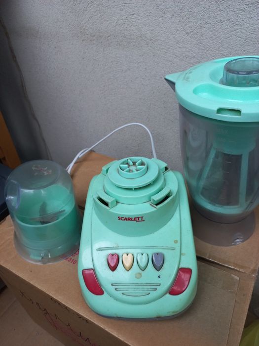 Продам блендер Скарлет.