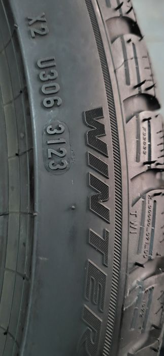 4 anvelope 225 40 19 pirelli de iarna runflat 2023 7mm