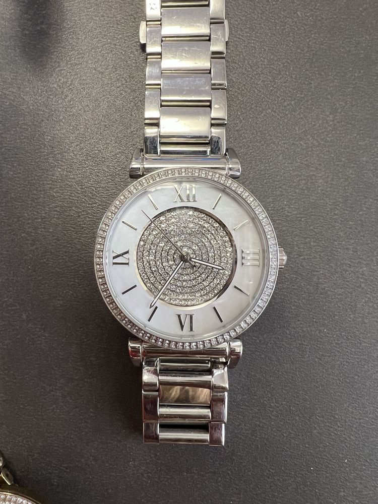 Часовник Michael Kors