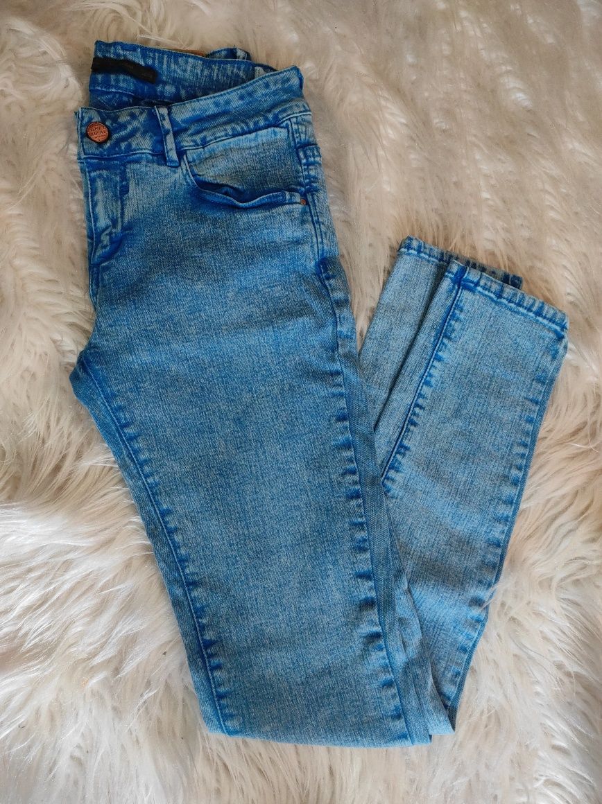 Дамски дънки Pull&Bear, М размер