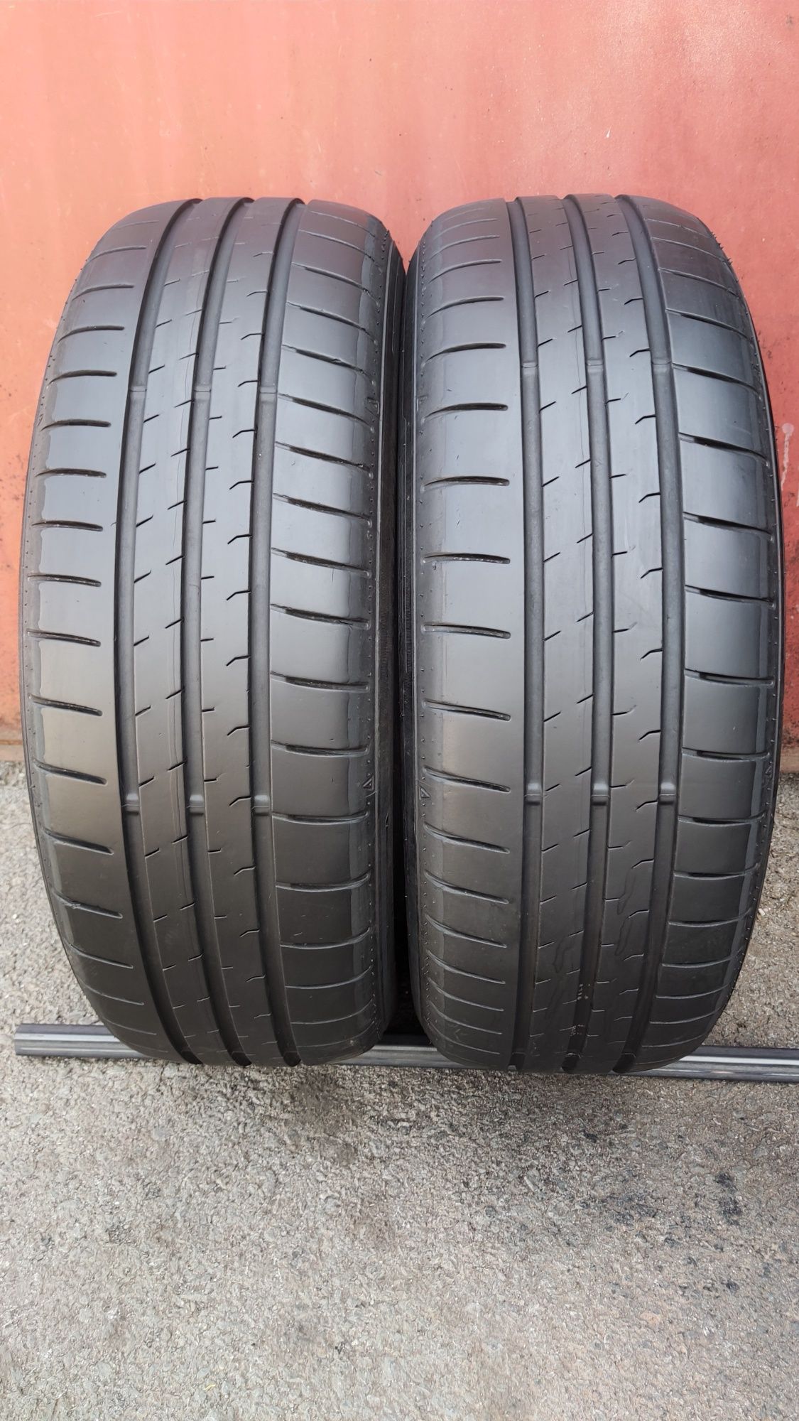 2бр. летни гуми 205/55/16 Falken, дот5023
dot22
6.7mm 
Добро състояние
