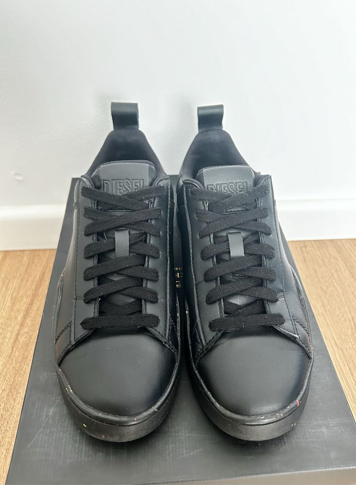 Vand adidas DIESEL marimea 42