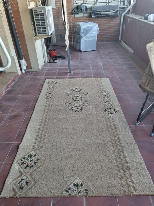 Весьма недурной ковёр). Продам с удовольствием.