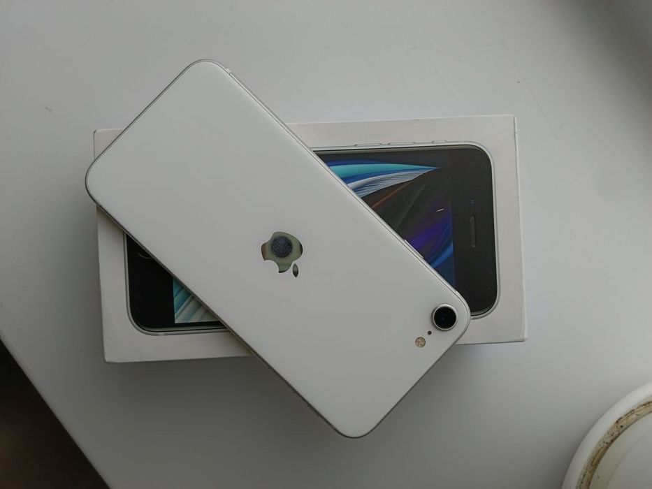 Iphone se2020 года 128gb 74%АКБ