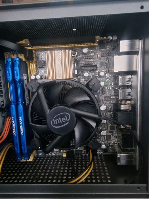Unitate mini -itx i7 gtx 1050 ți rgb