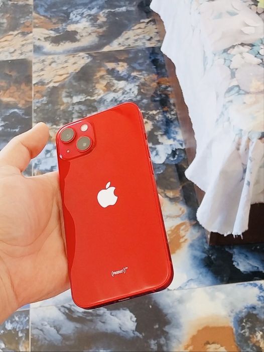 Buna ziua vand IPhone 13
