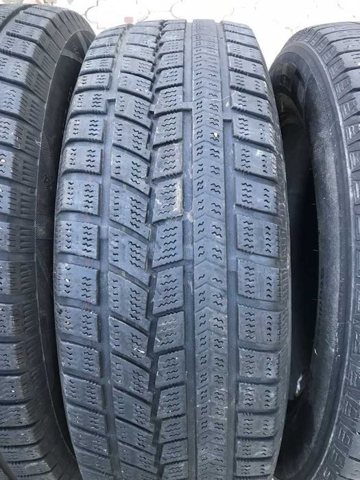 Продается Комплект Зимних Шин 225/65/17