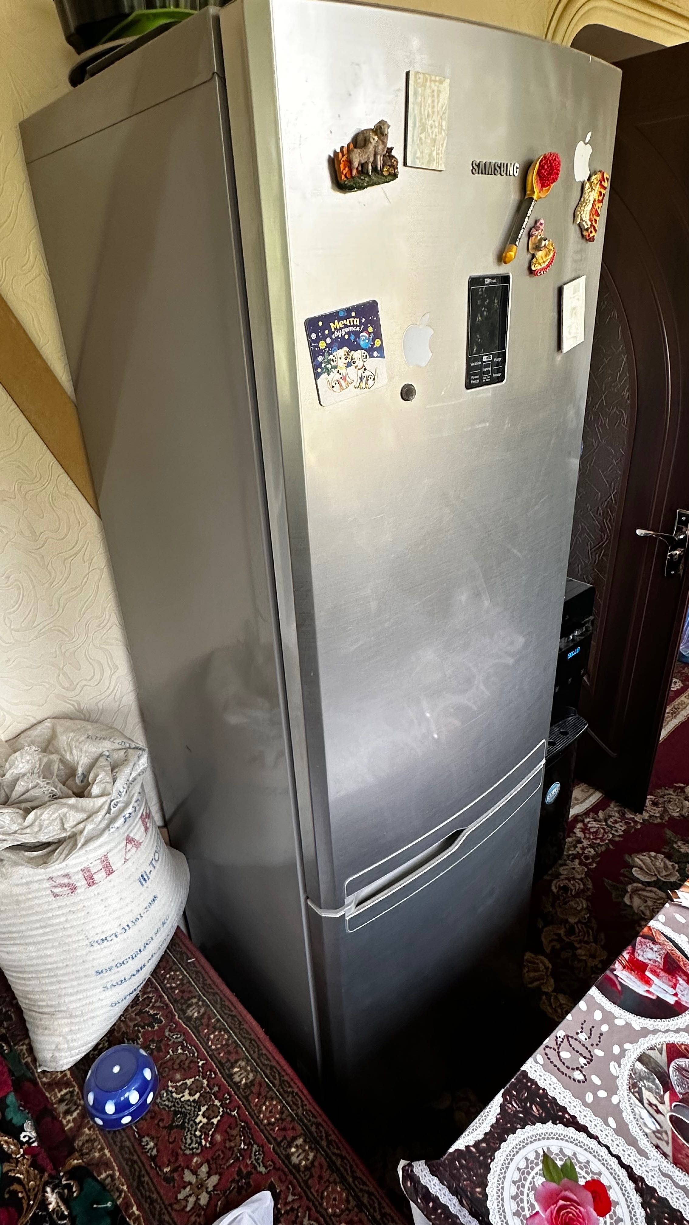 Холодильник LG двух камерный