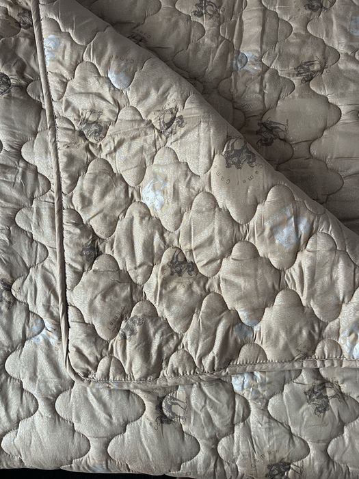 Продам двухспальное одеяло