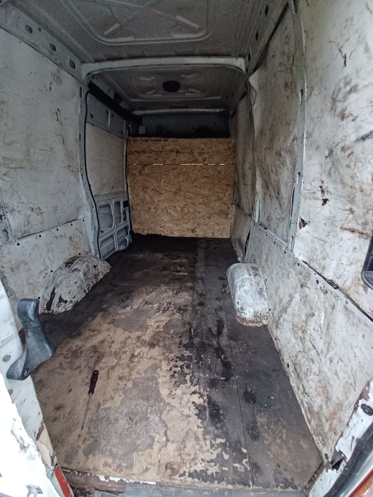 Vând sam schimb iveco dayli