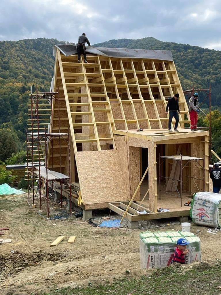 Vand cabane de grădina și de locuit