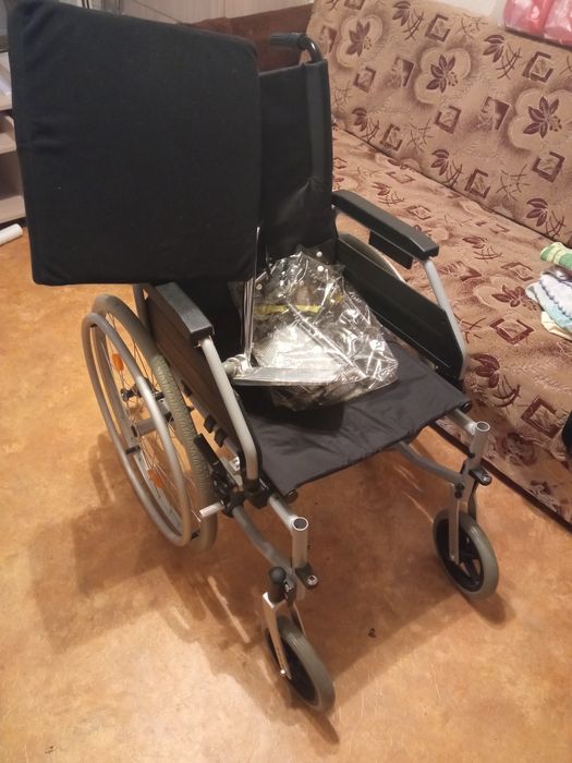 Продам инвалидную коляску БЕЗ ПОДНОЖЕК!