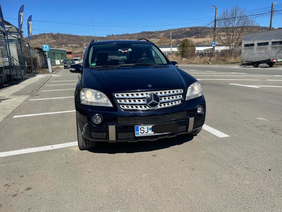 Vând Mercedes-Benz ML