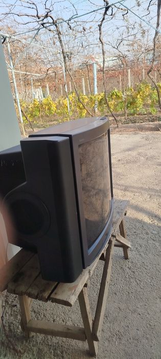 Телевизор suni диаганал экран 84