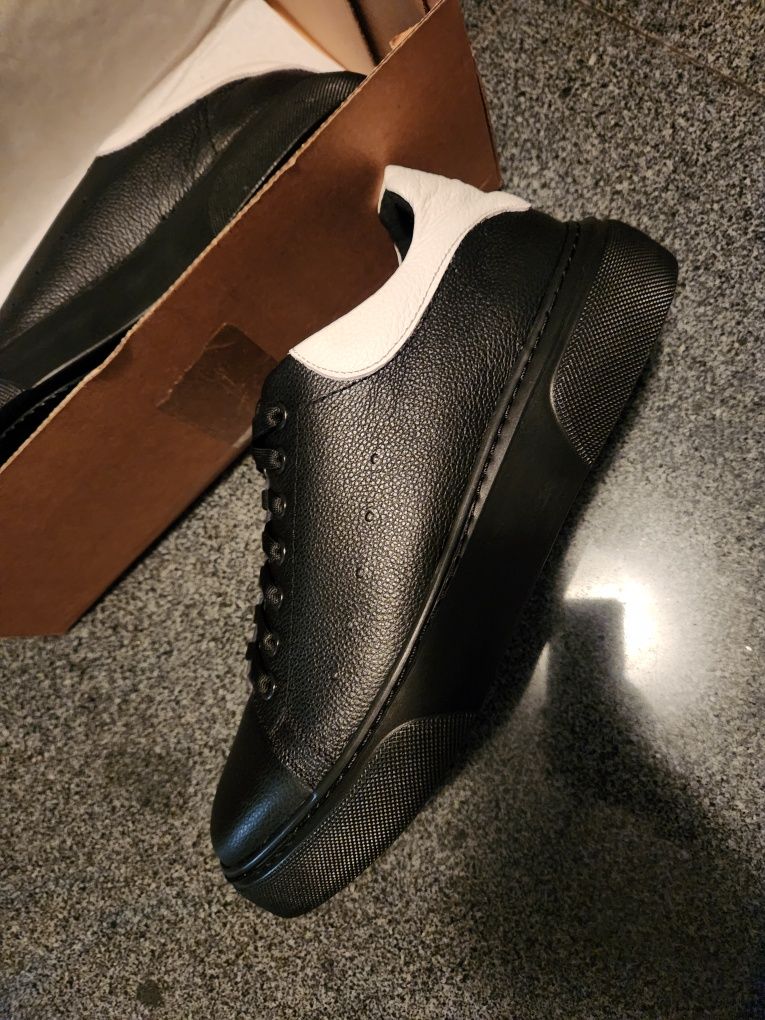Pantofi smart casual